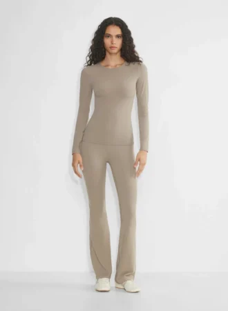 BUTTER Cheeky Hi-Rise Flare Legging