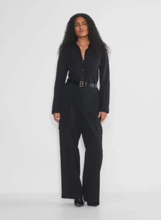 Cinturón ancho de cuero y latón macizo con emblema