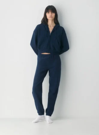 Cozy Sweatfleece de Aritzia. Pantalones de chándal ajustados