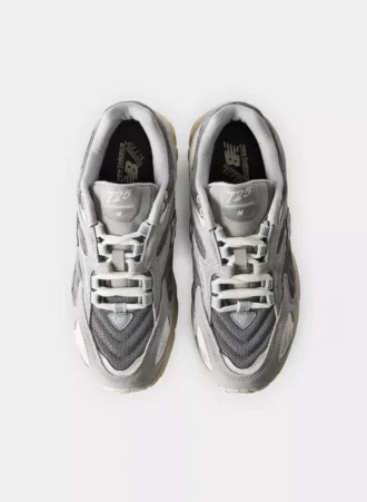 New Balance 725