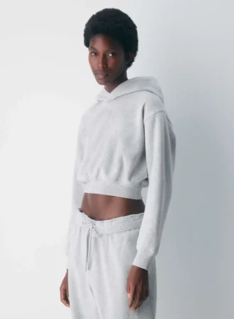 Sudadera con capucha corta y cómoda de felpa